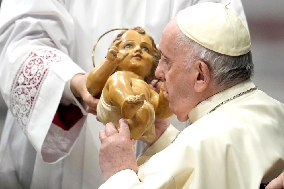 Папа Франциск ръководи службата на Разпети петък в базиликата Свети