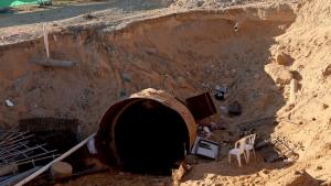 Израелските сили съобщиха че са открили мрежа от тунели в