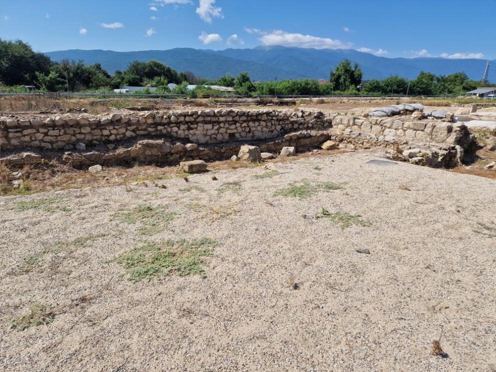  Хераклея Синтика 