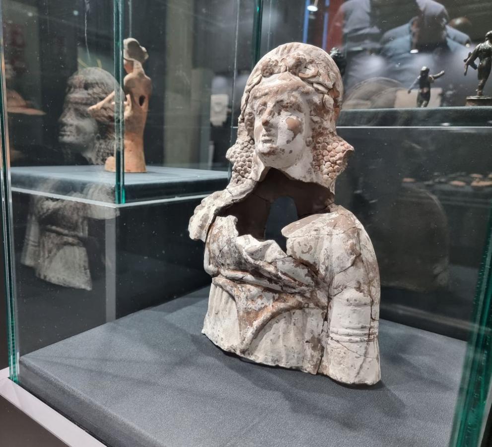  Хераклея Синтика 