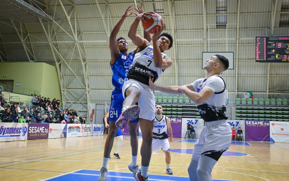 Спартак (Плевен) записа пета поредна победа в Националната баскетболна лига