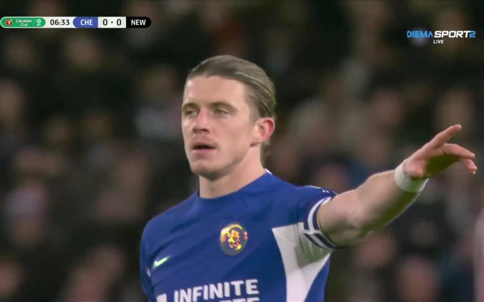 Още във втората минута Мойзес Кайседо беше с жълт картон,