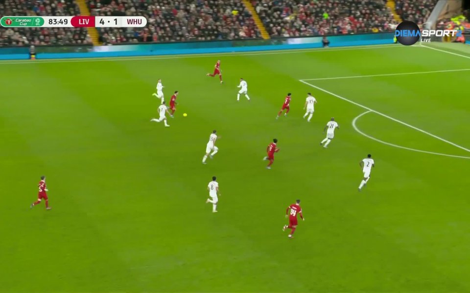 Ситуацията за гостите продължи да се влошава. В 85-ата минута