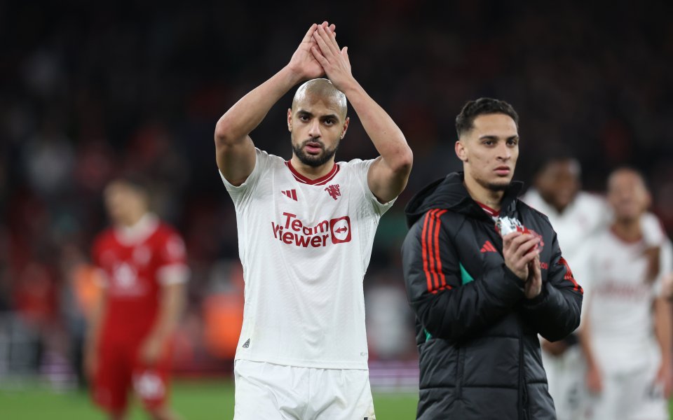 Манчестър Юнайтед едва ли ще задържи Софаян Амрабат и след