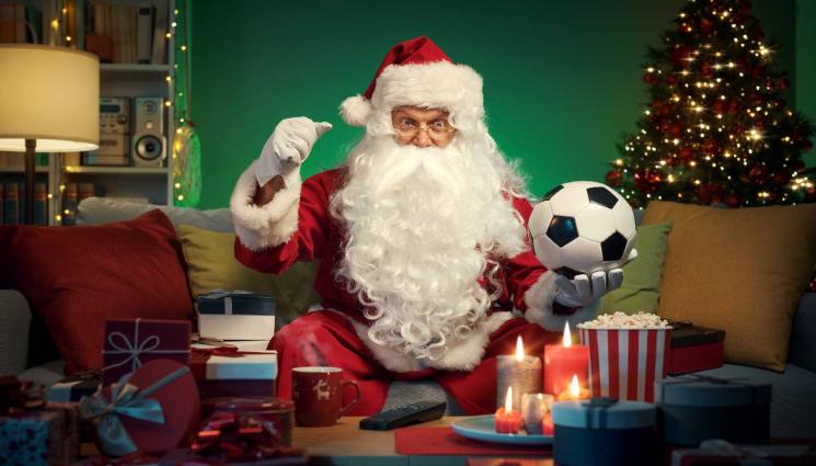 Дядо Коледа футбол - РЕТРО СПОРТ: Хо-хо-хо-гоооол! Отборът на Дядо Коледа излиза на игрището (СНИМКА)