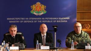 Днес министърът на отбраната Тодор Тагарев изслуша докладите на командирите