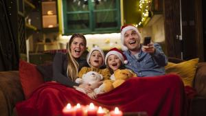 Коледните филми са една от най обичаните семейни традиции през празничния