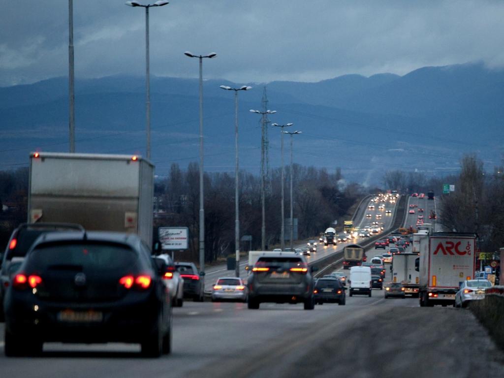 На границата с Румъния трафикът е интензивен на граничните пунктове