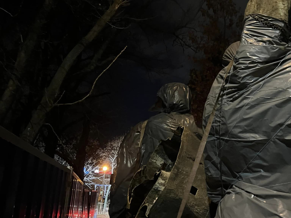  Демонтираните фигури от Паметника на Съветската войска 