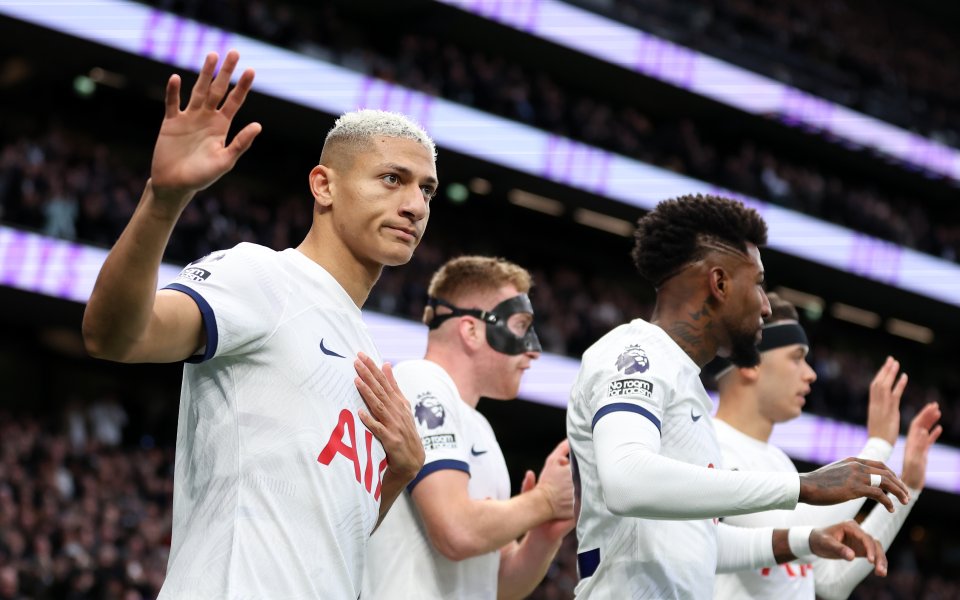 Тотнъм Хотспър и Евертън играят при в сблъсък от 18-ия кръг