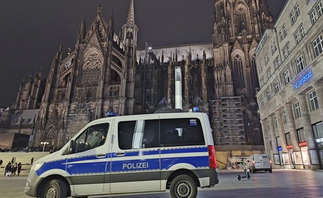 Заради възможно нападение: Полицията в Германия претърси Кьолнската катедрала