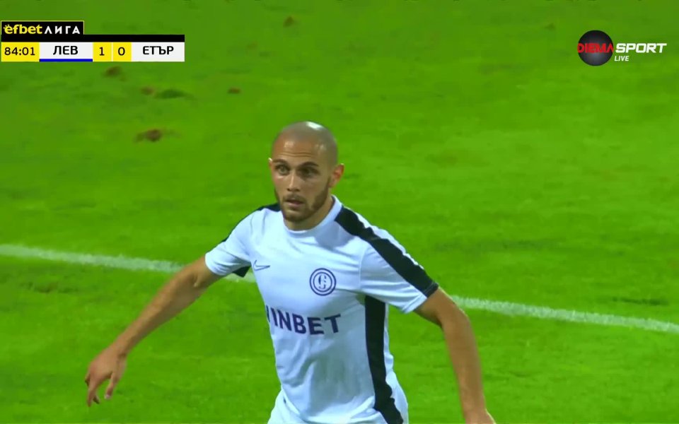 Валери Христов се раздели с Етър преди няколко дни, но