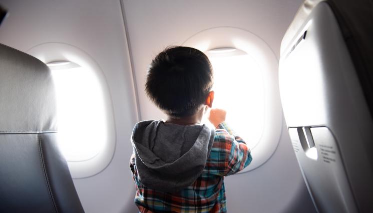 дете - ПО СЦЕНАРИЙ ОТ САМ ВКЪЩИ: Качиха хлапе на грешен полет