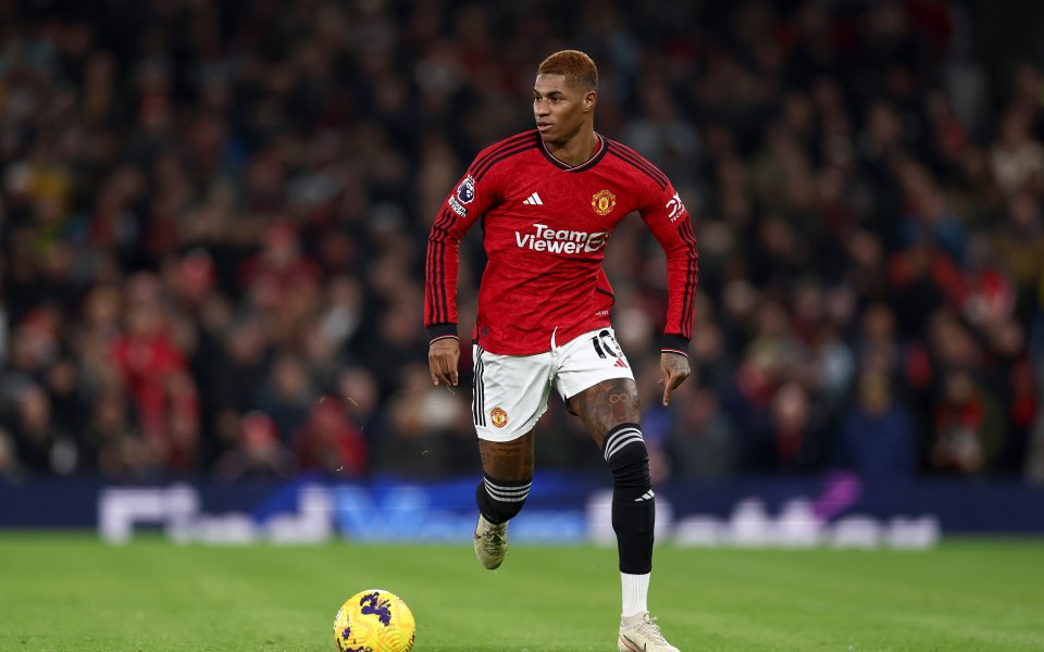 Отборите на Манчестър Юнайтед и Астън Вила играят при резултат