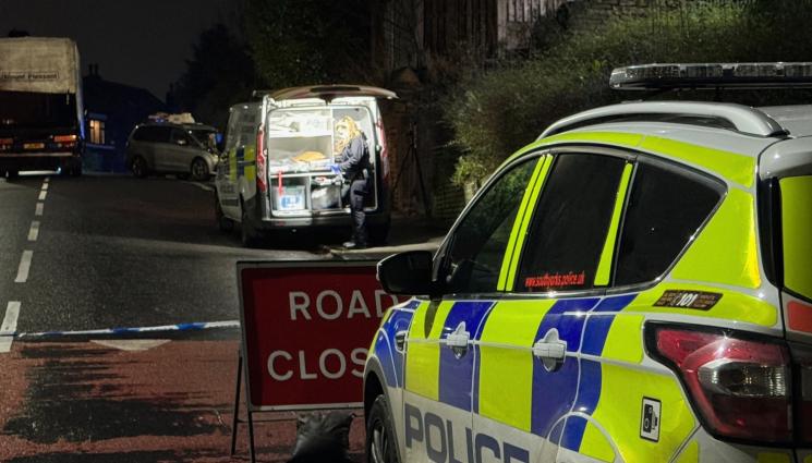 полиция - УЖАС: Кола се вряза в тълпа в английския град Шефийлд