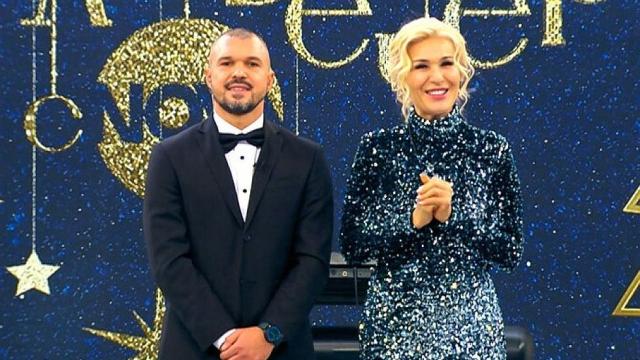 Ах, тази Гала! Божинов асистира за главичка на водещата – ексклузивно видео