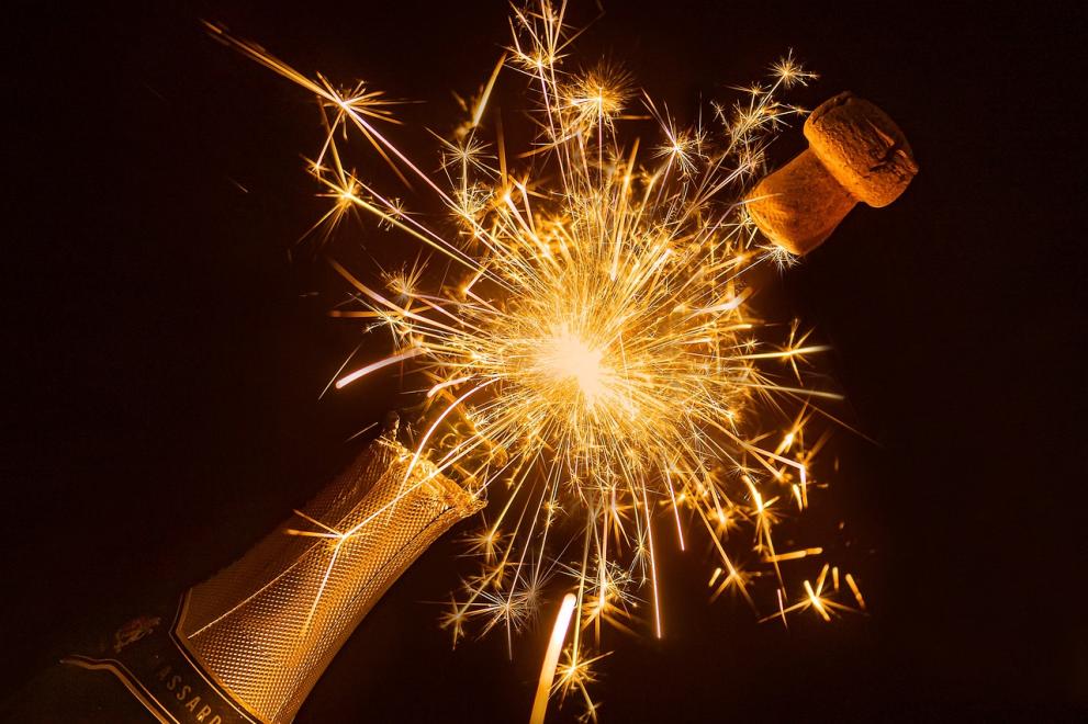 Отворихте бутилка-две шампанско в чест на Новата година, но вероятно