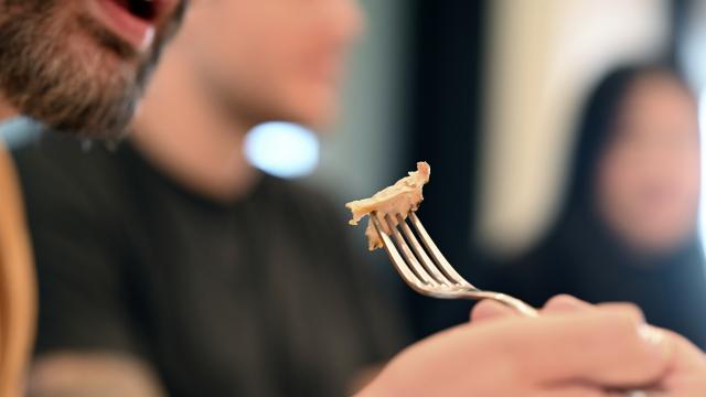 Учени разработиха електронен език, който реагира на 4 вкуса