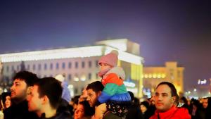 България посрещна новата 2024 година по площадите на градове и