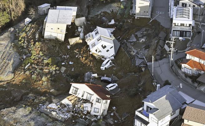 Земетресението в Япония: Броят на жертвите продължава да расте, има опасност от свлачища