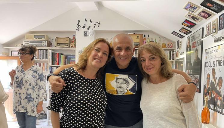 София Кузева Чернева - Дана от „Вчера“ подари детска снимка на музея (СНИМКИ)