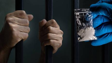 затвор амфетамин