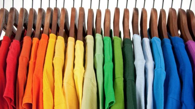 Облечете се според вашата чакра: Как цветът може да повиши енергията и щастието