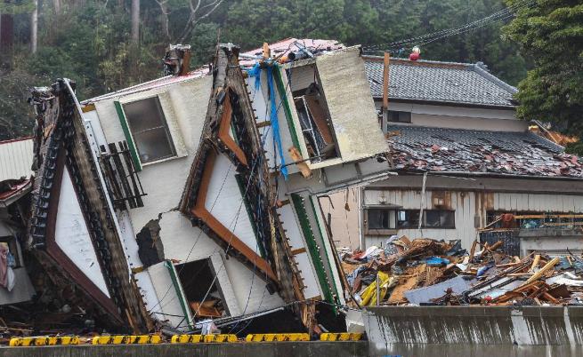 6 дни под руините: Спасиха възрастна жена след земетресението в Япония