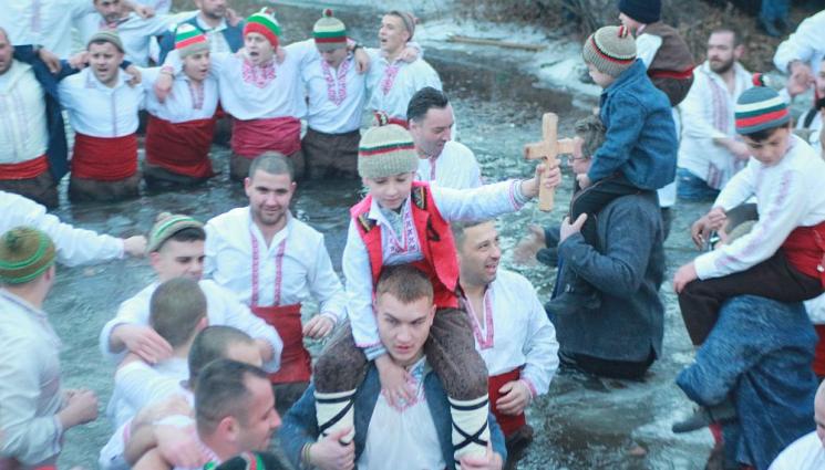 хоро - Ледено хоро за сефте в Монтана