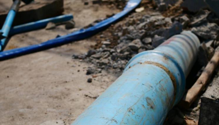 газ тръба - ЗАРАДИ СПУКАН ГАЗОПРОВОД: Евакуираха Централния пазар в Бургас