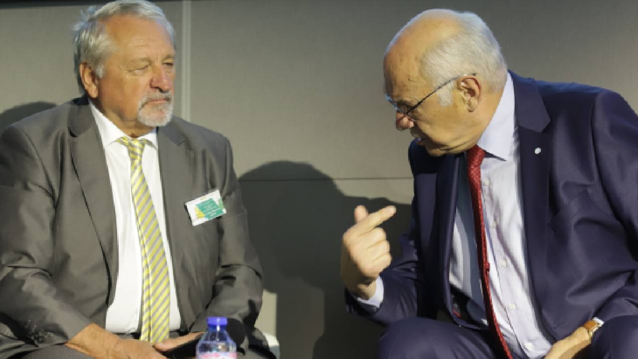 Иван Иванов КЕВР с Хиновски