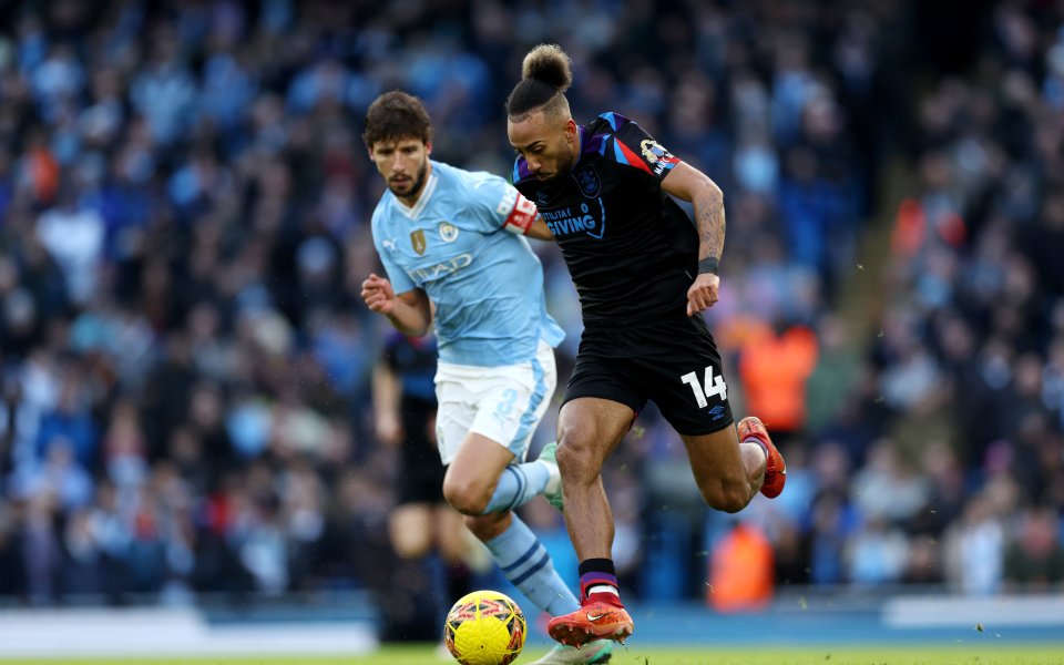 Английският хегемон Манчестър Сити и Хъдърсфийлд играят при 3:0 в