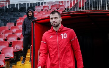 Добра и лоша новина застигнаха треньора на Локомотив София  Данило