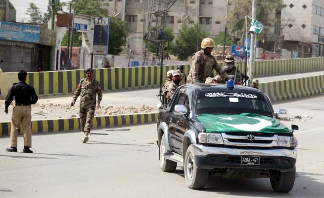 Пакистан свиква извънредна среща по сигурността