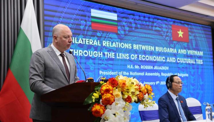 росен желязков - Желязков към студенти: Българските университети са с добър престиж (СНИМКИ)