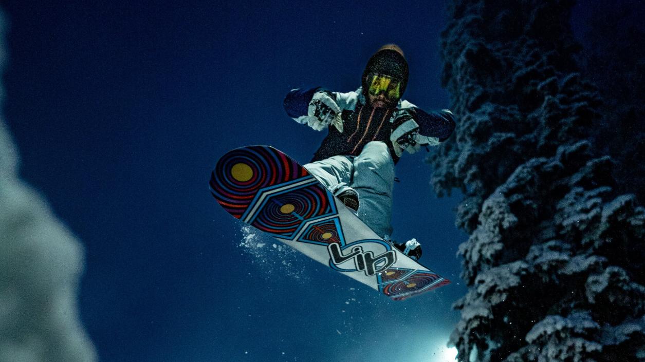 Боровец отново отваря пистите си за нощно ски каране 