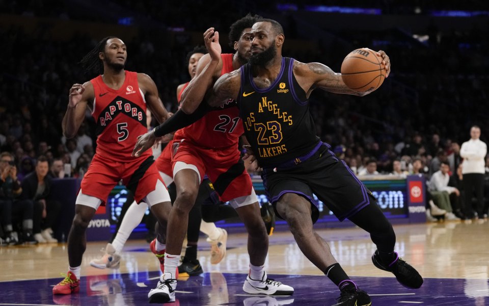 Антъни Дейвис записа 41 точки и спечели 11 борби, а