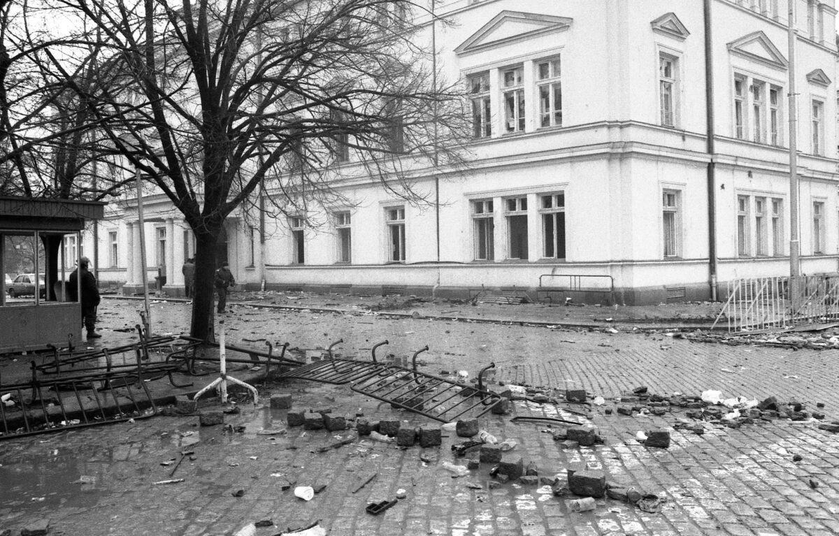 протести 1997