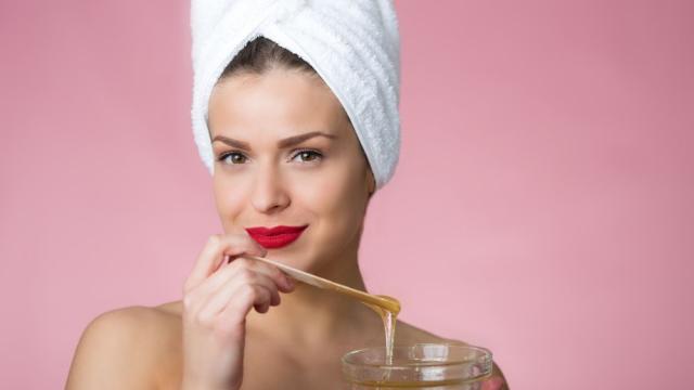 За красива и здрава кожа: Четири ефективни домашни маски за лице с мед