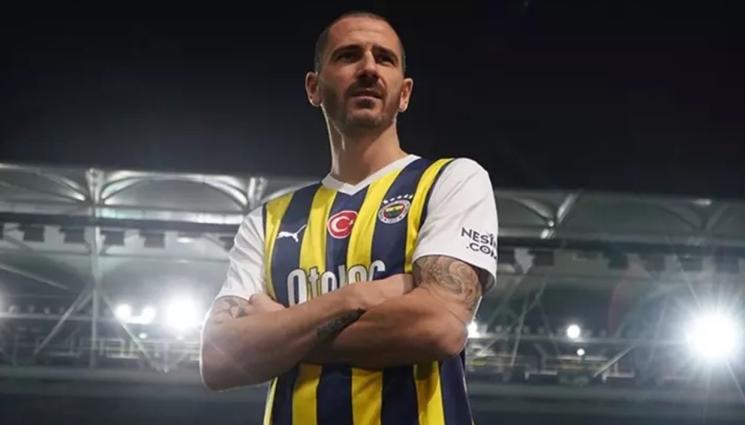 Бонучи Фенербахче - Грейна като „фенер“: Леонардо Бонучи посрещнат от баш големците на Фенербахче