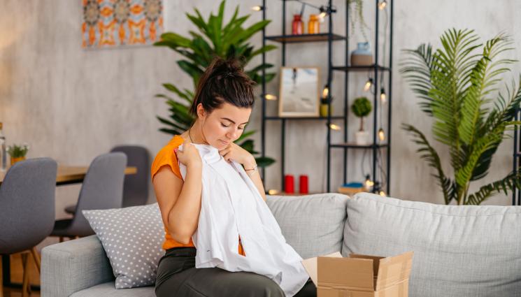 дрехи - ПРИ ОНЛАЙН ПАЗАРУВНЕ: Изкуствен интелект ни взема мерките през смартфона