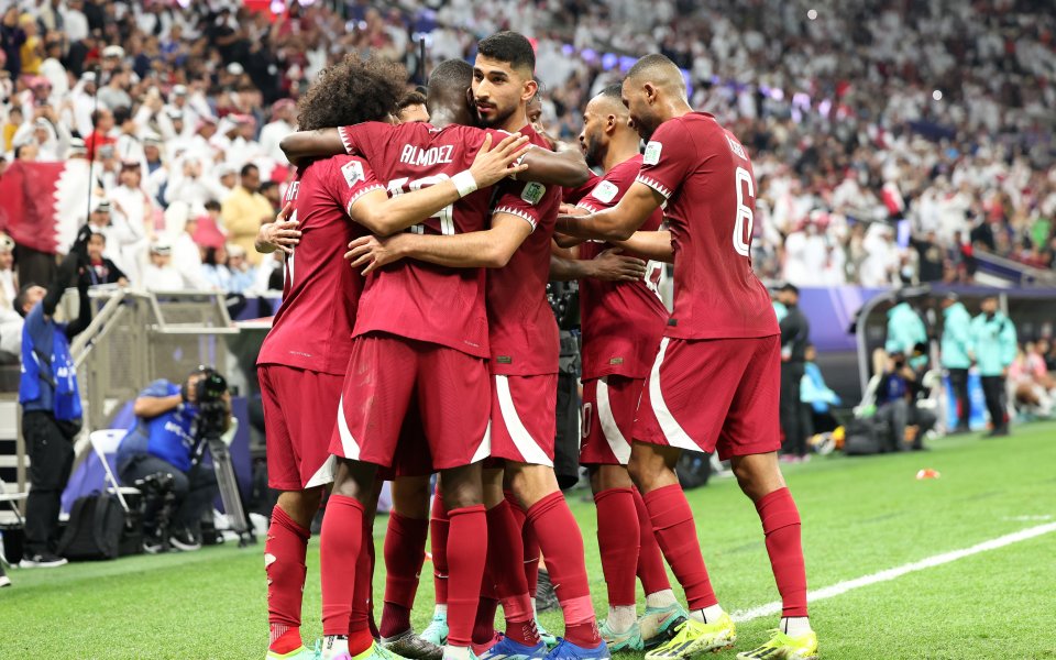 Защитаващият титлата си Катар победи с 3:0 Ливан в мача