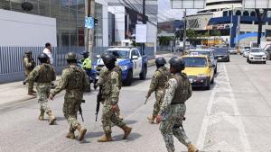 Над четиридесет заложници държани от разбунтували се еквадорски затворници бяха