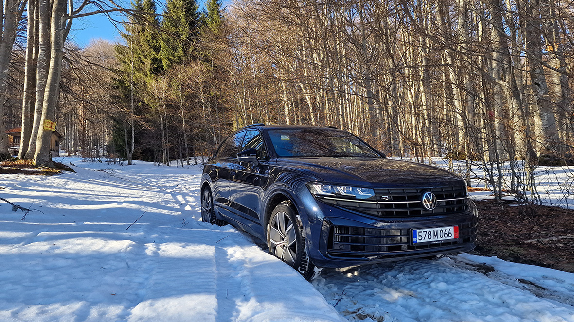 Тестваме най-мощния сериен модел на Volkswagen: Touareg R