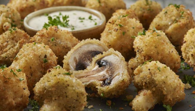 рецепти - ПРЕДЯСТИЯ С ГЪБИ: Апетитна мимоза с кайма и кашкавал или бързи хрупкави кюфтенца