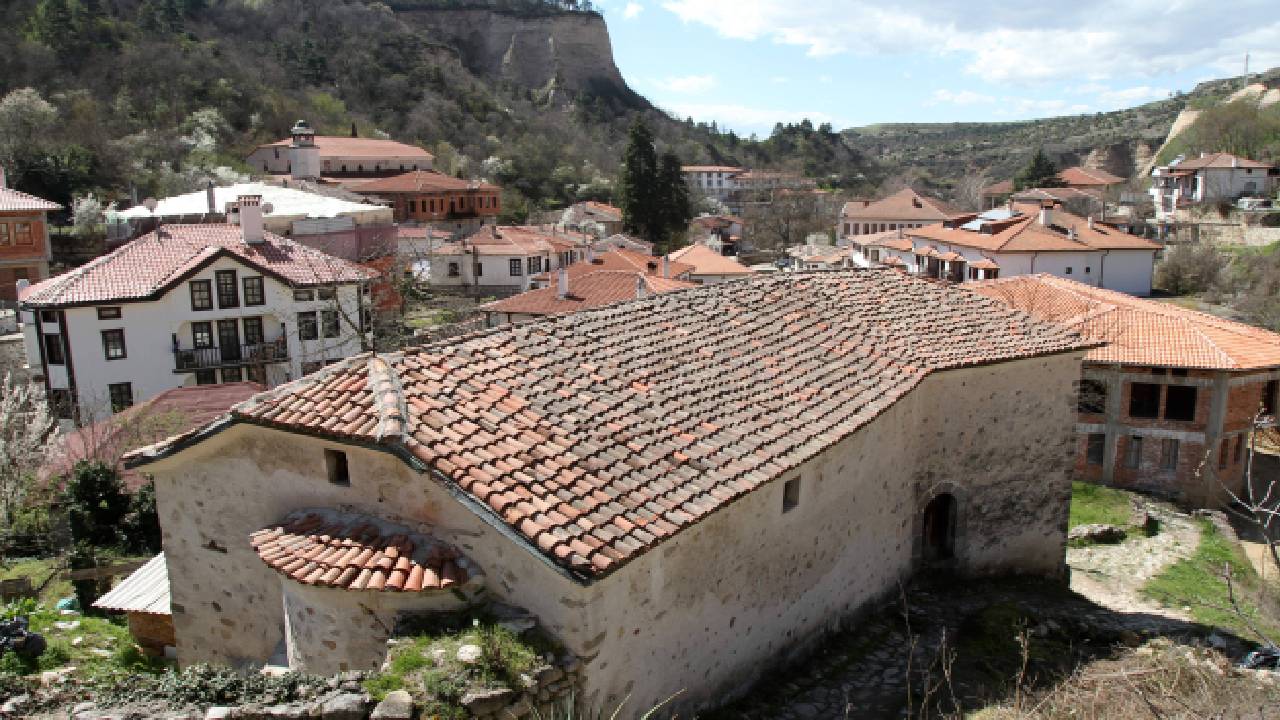  Мелнишкият храм Св. Антоний Велики 