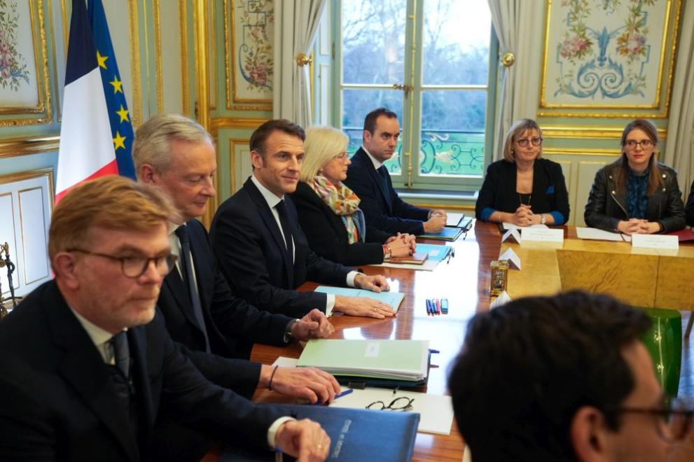 Новият министър на образованието на Франция Амели Удеа-Кастера е подложена