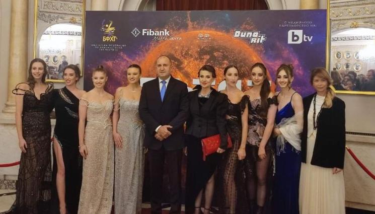 художествена гимнастика - Диамантените момичета блеснаха и в Народния (СНИМКИ)