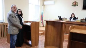 В Плевенския съд е заседание по дело срещу автора на