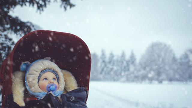 Как да се грижим за бебешката кожа през зимата